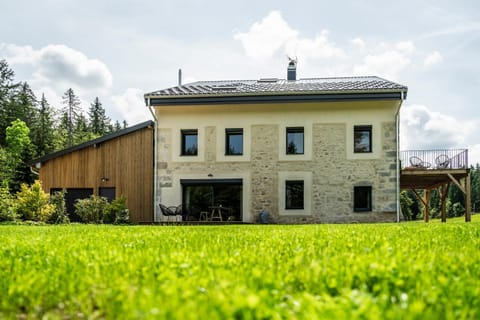 Property building, Natural landscape, Balcony/Terrace, Balcony/Terrace, Garden view