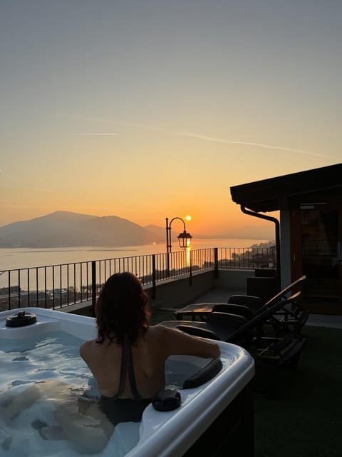 Natural landscape, Hot Tub, Pool view, Sunset