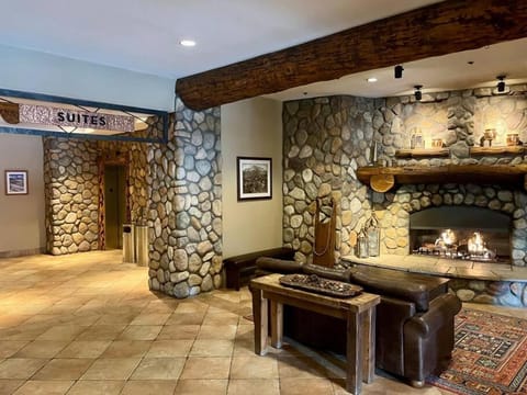 MT CB Mountain Side with King Bed, Hot Tub, Pool & Kitchen! Apartment in Colorado