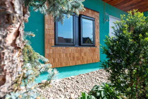 Property building, Spring, Day, Garden