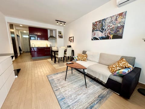 Kitchen or kitchenette, Living room