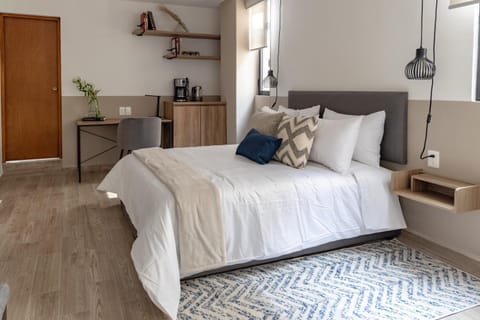 Bed, Photo of the whole room, Bedroom