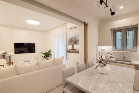TV and multimedia, Living room, Seating area, kitchen