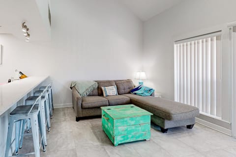 Sand Dollar E200 Apartment in Pensacola Beach