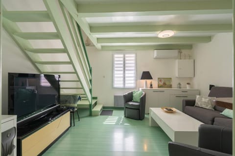 Property building, Living room