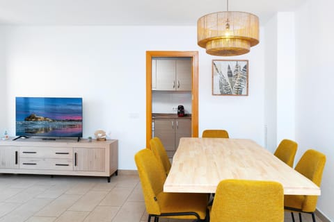 Communal lounge/ TV room, Living room, Seating area, Dining area