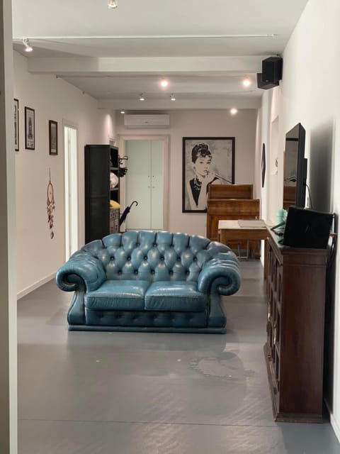 Living room, Seating area, wardrobe