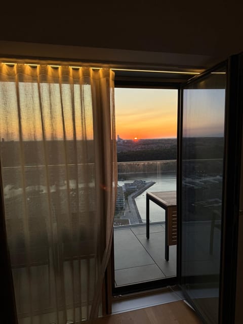 View (from property/room), Balcony/Terrace, Bedroom