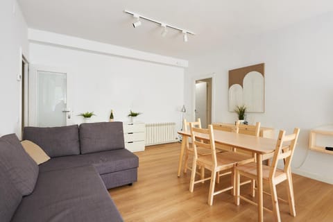 "El Descanso" - Maison Piñata Apartment Apartment in L'Hospitalet de Llobregat