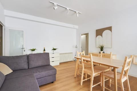 "El Descanso" - Maison Piñata Apartment Apartment in L'Hospitalet de Llobregat