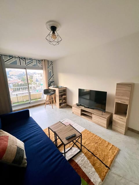 TV and multimedia, Living room, Photo of the whole room, Seating area