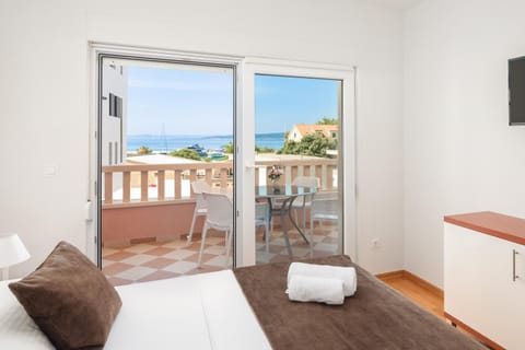 Apartments Teo - Center with Free Parking Apartment in Baška Voda