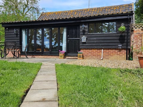 Property building, Day, Garden, Garden view