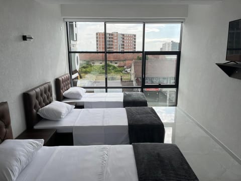 Bed, Photo of the whole room, Evening entertainment, Bedroom, Street view