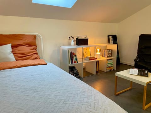 Library, Seating area