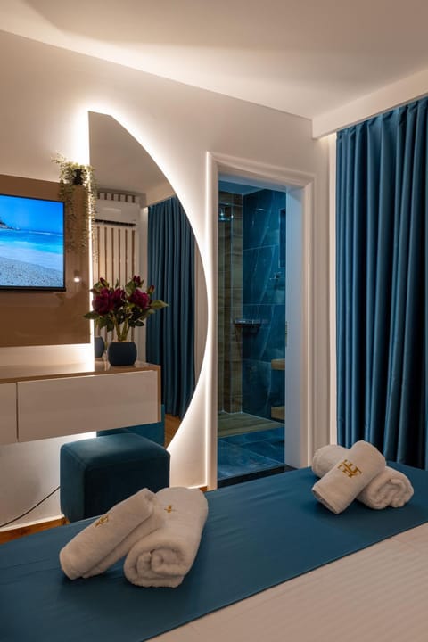 Bed, Decorative detail, Bedroom