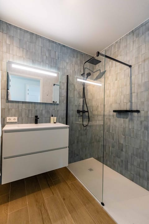 Den Leo, 3 bedroom apartment Fresh & Bright with south facing garden Apartment in Zeeland, Netherlands