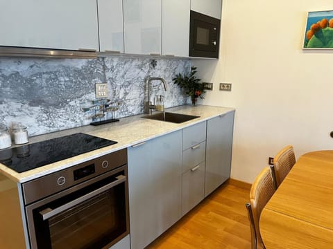 Casa Sea Life, Beachfront with parking Apartment in Camogli