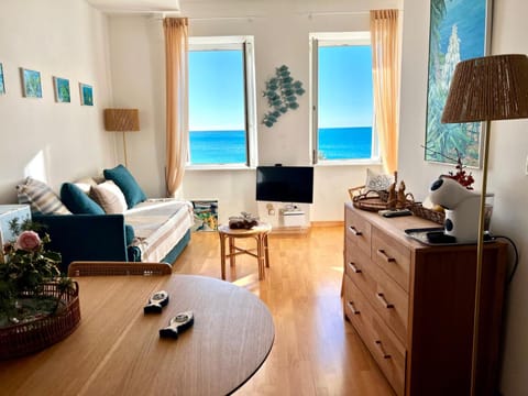 Casa Sea Life, Beachfront with parking Apartment in Camogli