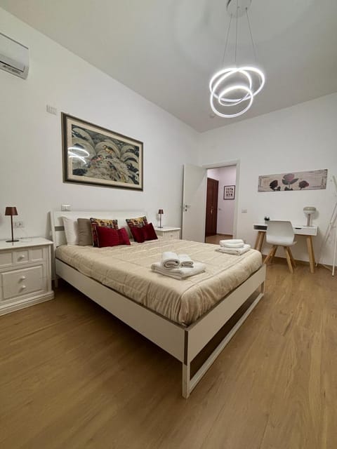Bedroom, air conditioner