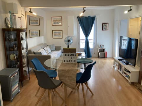 TV and multimedia, Living room, Dining area, air conditioner