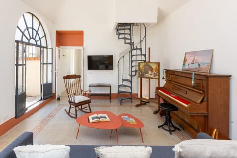 TV and multimedia, Living room, Seating area