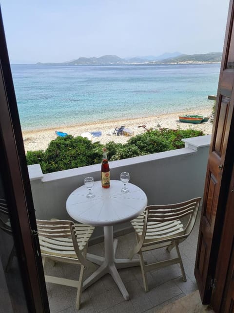 Patio, Day, Natural landscape, View (from property/room), Balcony/Terrace, Beach, Mountain view, Sea view
