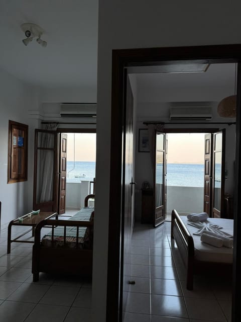 Bed, Natural landscape, View (from property/room), Balcony/Terrace, Photo of the whole room, Beach, Bedroom, Sea view