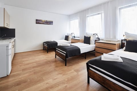 Bed, Kitchen or kitchenette, Photo of the whole room, Bedroom, towels