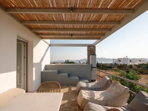 Yara Residence House in Paros, Greece
