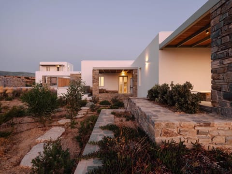 Yara Residence House in Paros, Greece