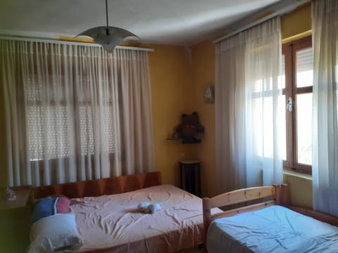 Pit Stop House House in North Macedonia