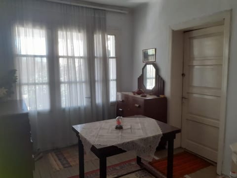 Pit Stop House House in North Macedonia