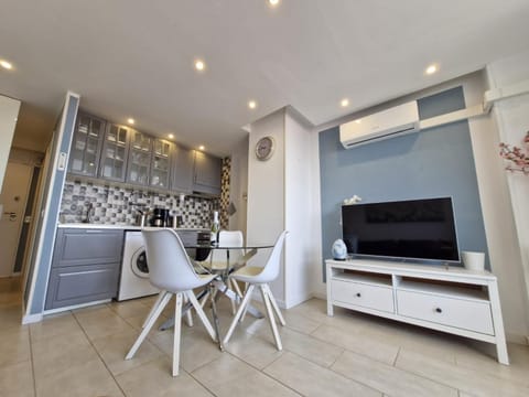 Living room, kitchen