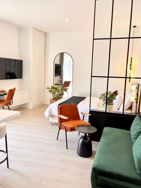 TV and multimedia, Seating area