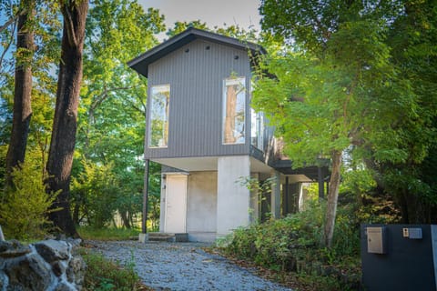 Property building, Day