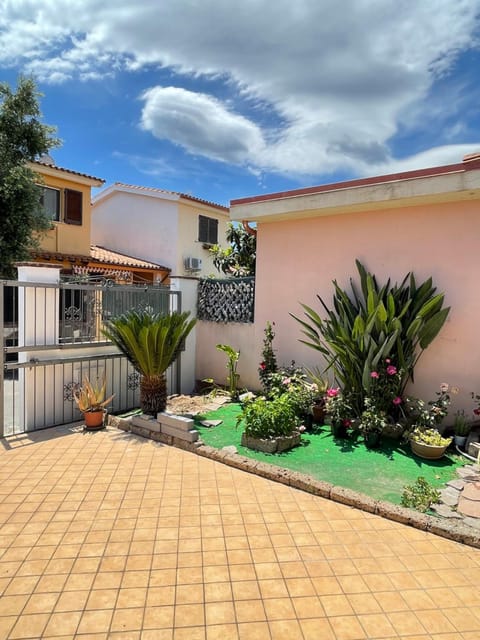 Property building, Garden, Garden view