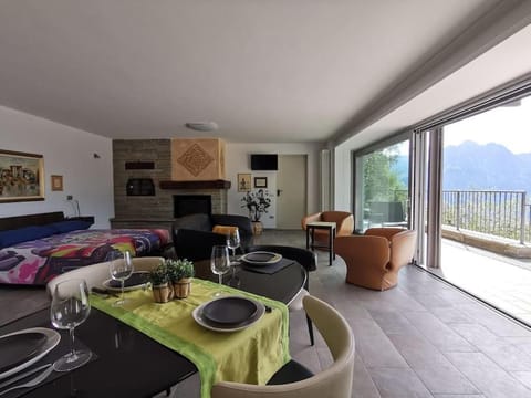 Natural landscape, Balcony/Terrace, Living room, Dining area