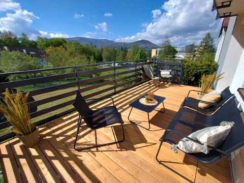 Balcony/Terrace, Mountain view