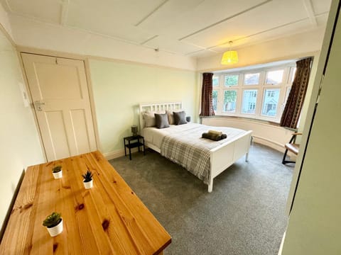 Spacious Double room near Southmead Vacation rental in Bristol