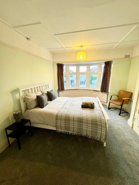 Spacious Double room near Southmead Vacation rental in Bristol