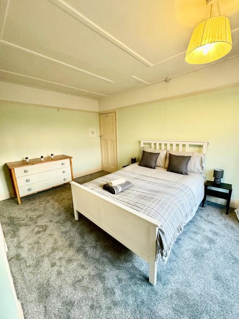 Spacious Double room near Southmead Vacation rental in Bristol