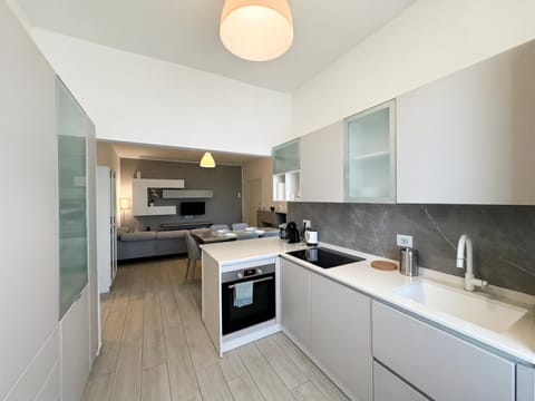 Kitchen or kitchenette, Communal kitchen, dishwasher, oven, pet friendly, stove, kitchen