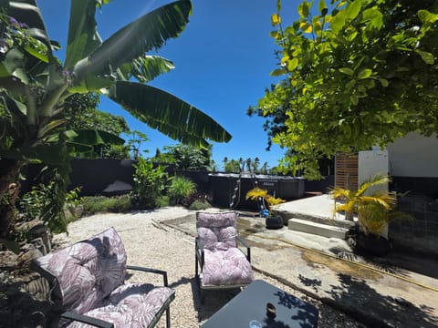 Patio, Day, Garden, Living room, Garden view
