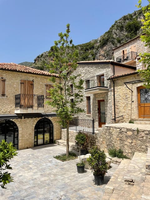 Property building, Facade/entrance