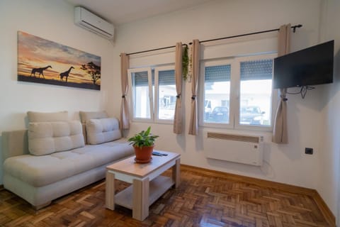 Communal lounge/ TV room, TV and multimedia, Living room