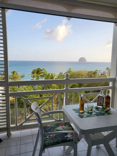 View (from property/room), Balcony/Terrace, Dining area