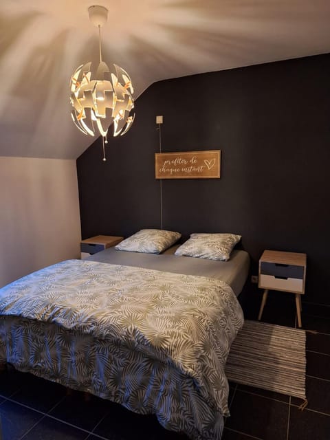 Bed, Photo of the whole room