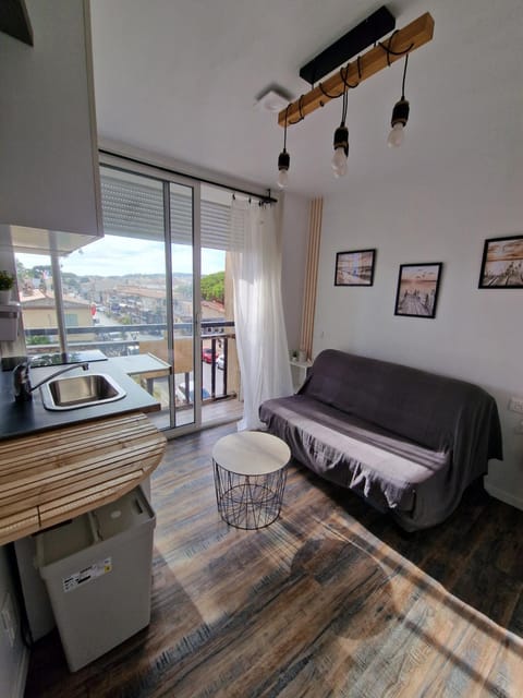 Bed, Balcony/Terrace, Living room, Dining area