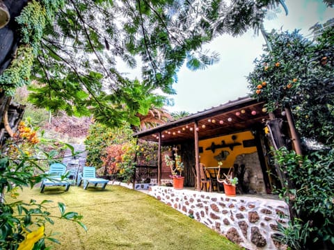 Patio, Facade/entrance, Off site, Garden, Balcony/Terrace, Garden view, Mountain view, pet friendly